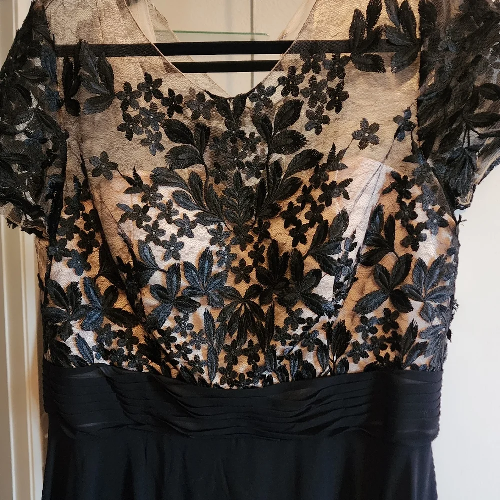 JS Collection - Picture 2 of 5